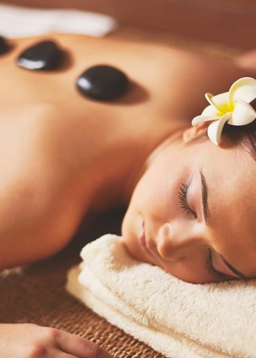 Masaje relajante con piedras